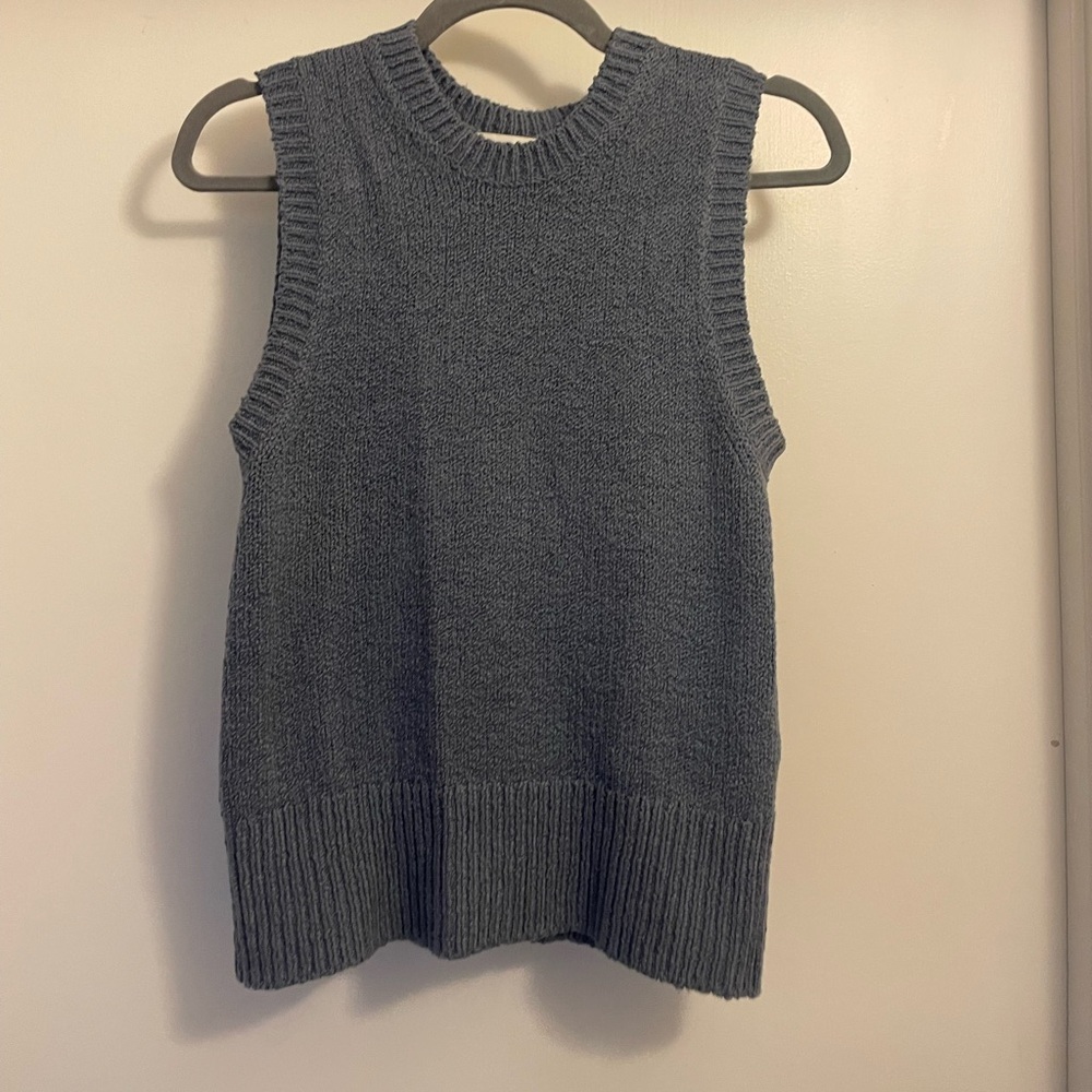 Vince slate blue sleeveless sweater XS